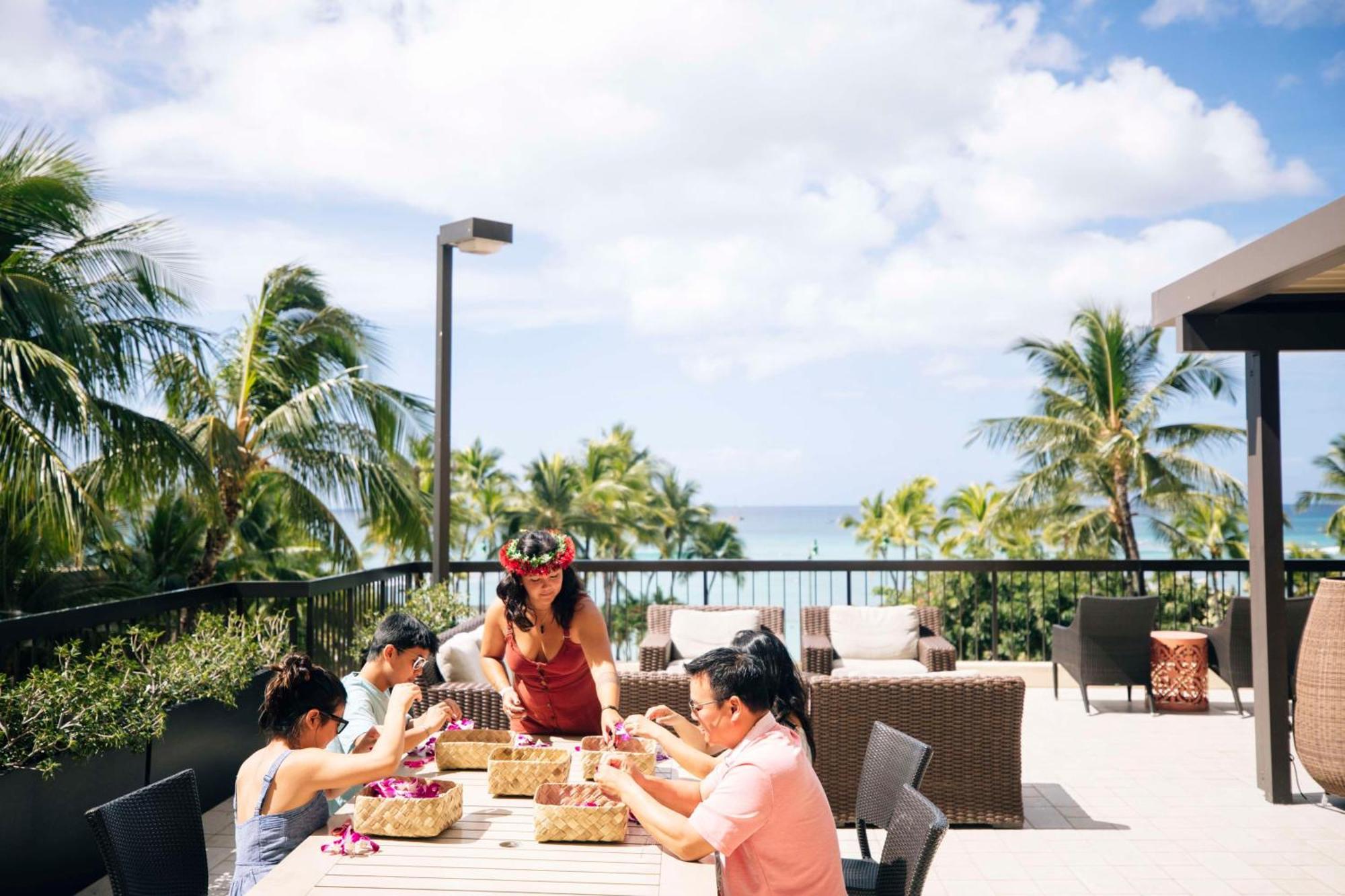 Aston Waikiki Beach Tower Honolulu Eksteriør bilde Rooftop Terrace