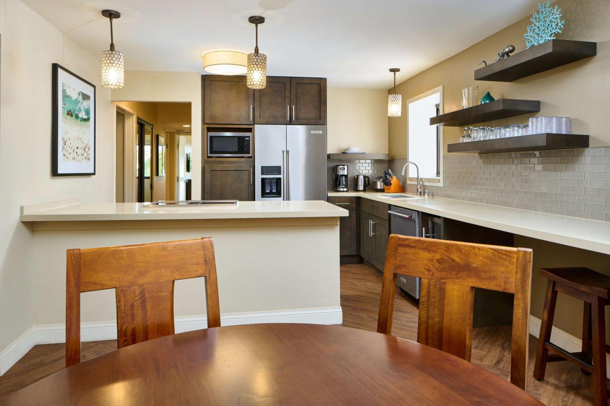 Aston Waikiki Beach Tower Honolulu Eksteriør bilde A kitchen in a private home