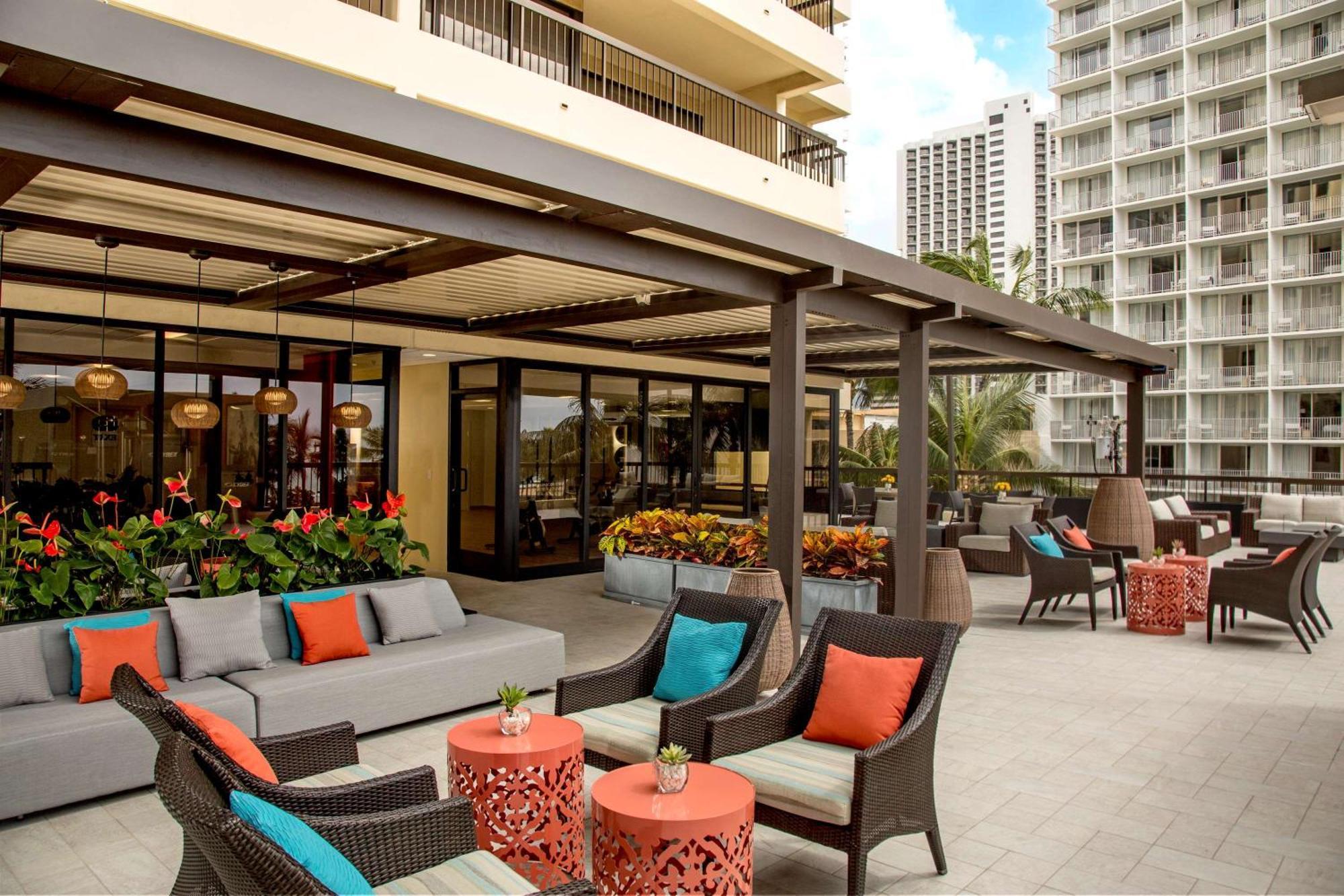 Aston Waikiki Beach Tower Honolulu Eksteriør bilde The Terrace at Halekulani