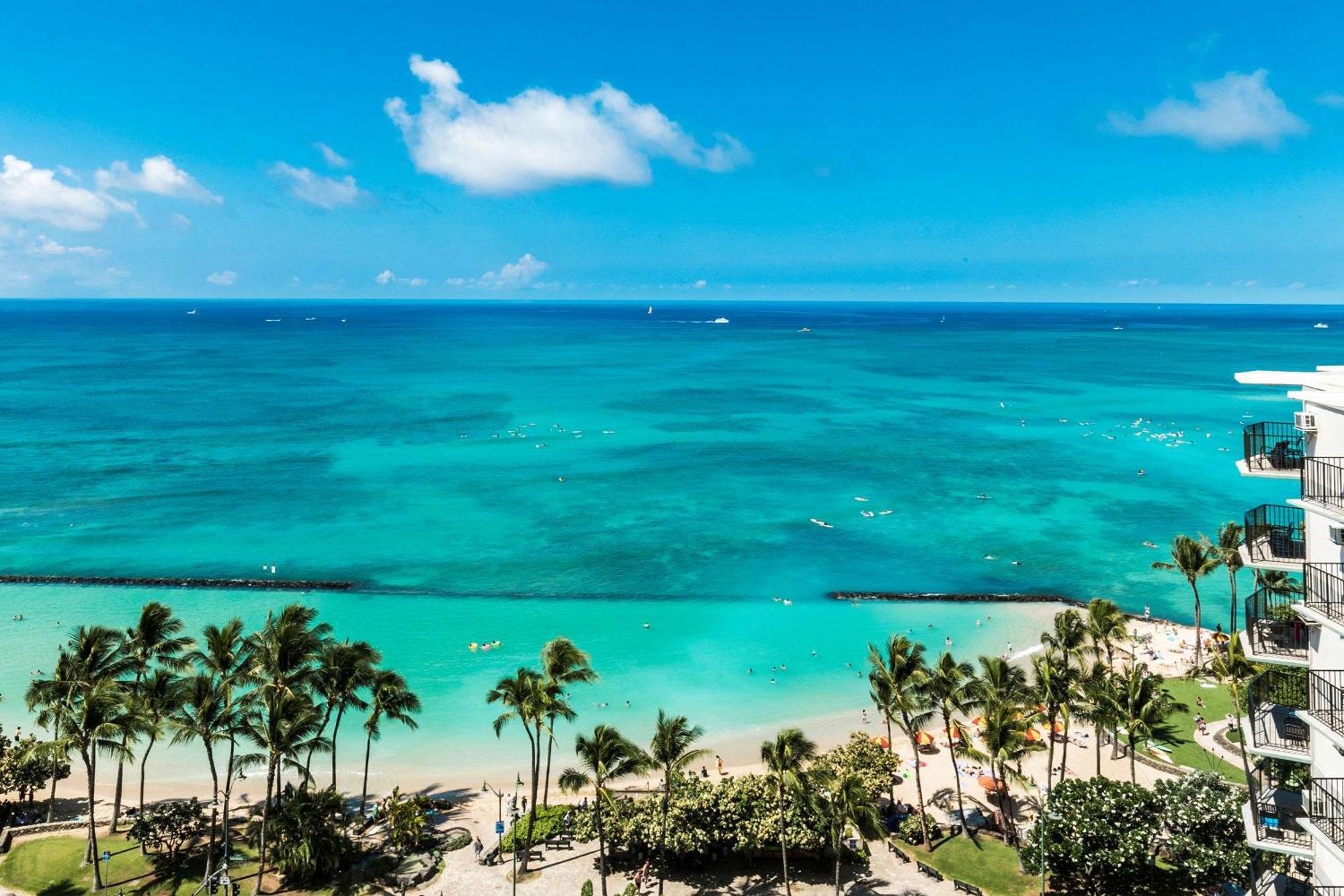 Aston Waikiki Beach Tower Honolulu Eksteriør bilde Beachfront at the Fontainebleau