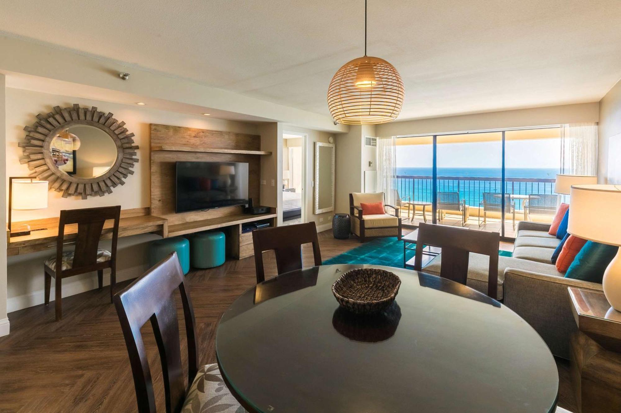 Aston Waikiki Beach Tower Honolulu Eksteriør bilde A suite at the Hilton Anatole