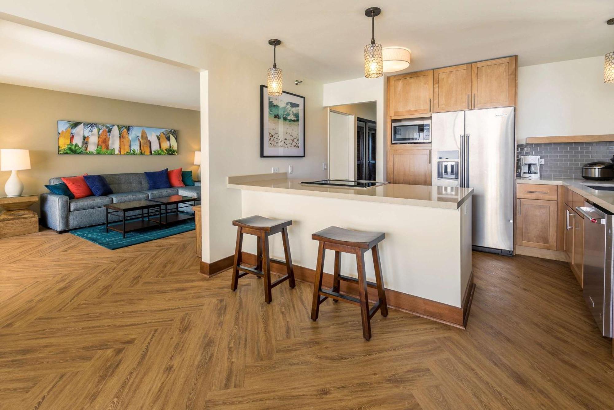 Aston Waikiki Beach Tower Honolulu Eksteriør bilde A kitchen in a typical apartment