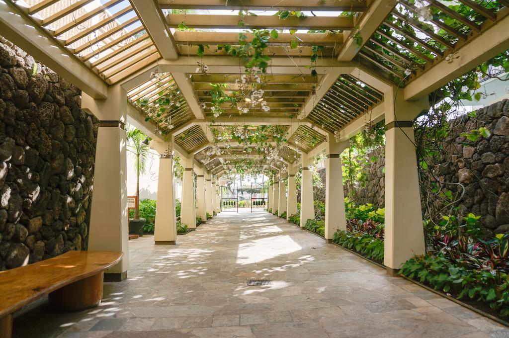 Aston Waikiki Beach Tower Honolulu Eksteriør bilde The Pergola