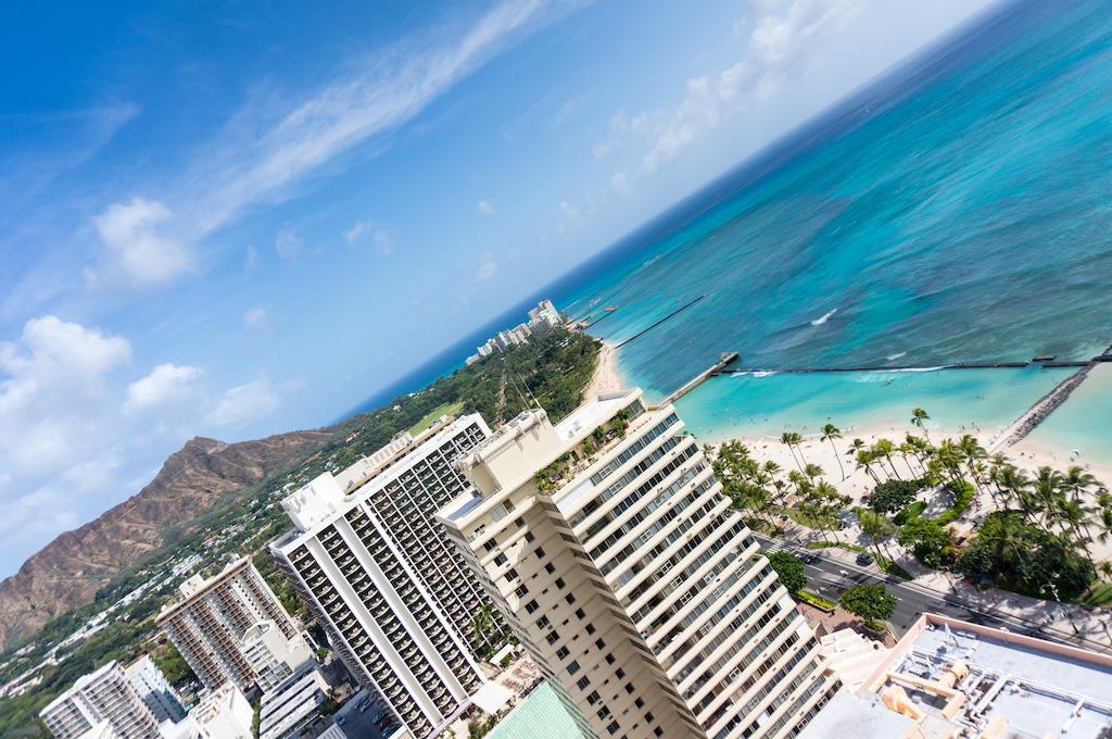 Aston Waikiki Beach Tower Honolulu Eksteriør bilde Aerial view of the hotel